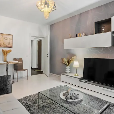 Ultracentral Metro Lux شقة *
